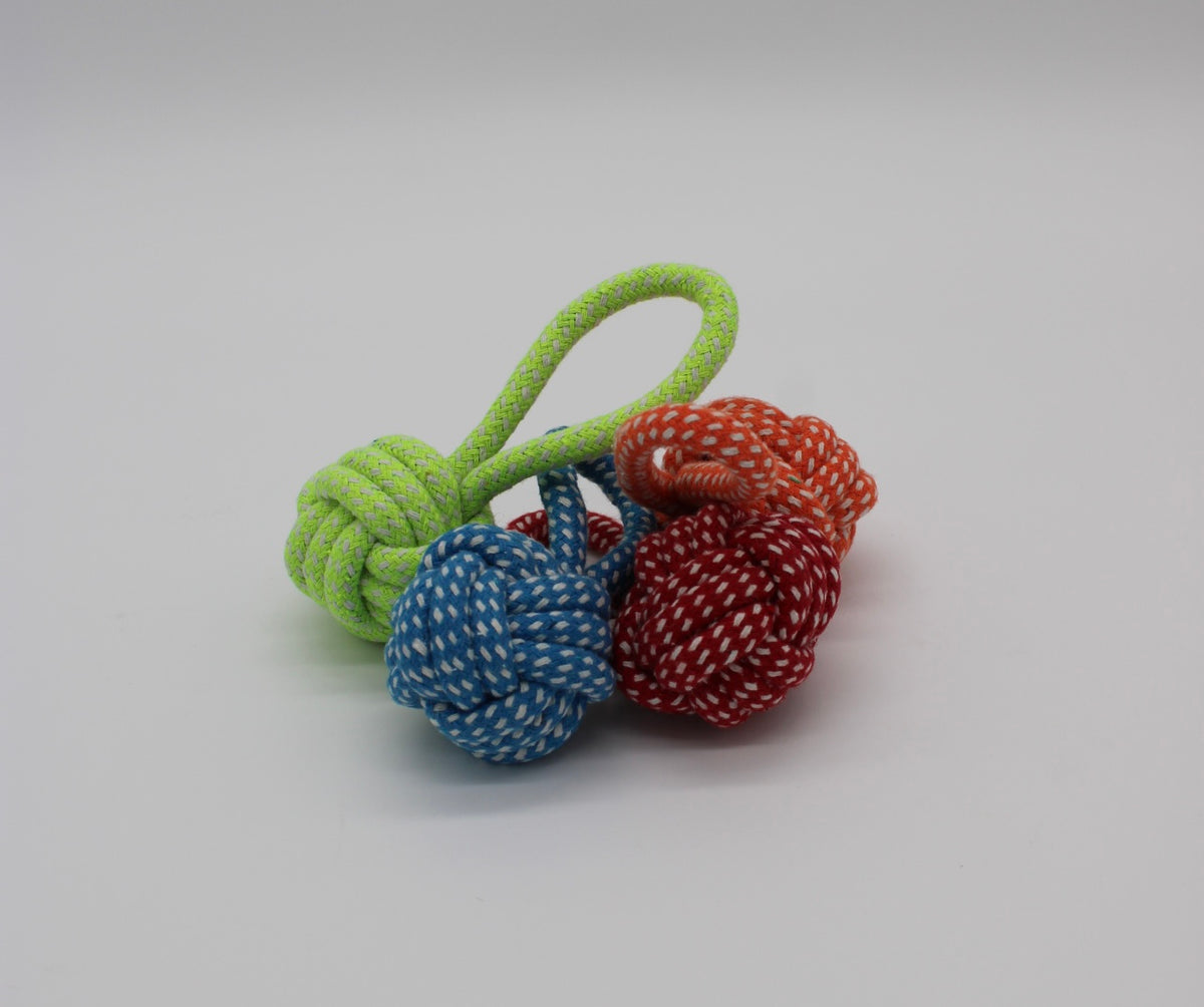 Ball mit Seil klein